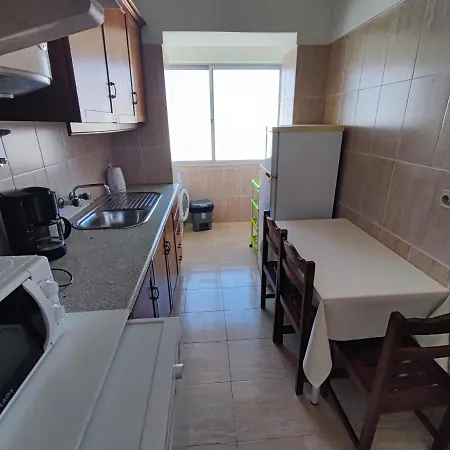 Lisbon Traditional T2 With Balcony In Damaia, Lisbon Apartment Amadora