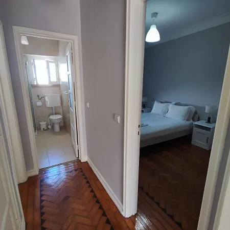 Lisbon Traditional T2 With Balcony In Damaia, Lisbon *