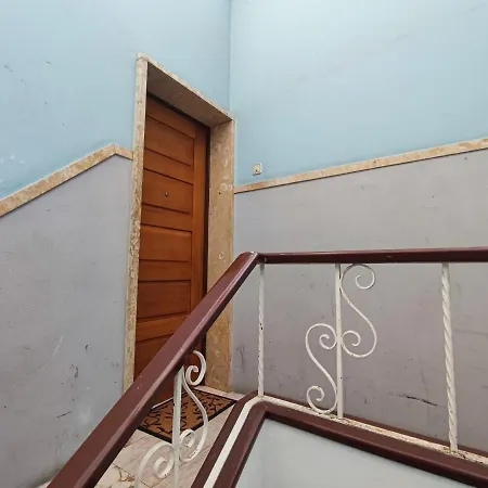 Lisbon Traditional T2 With Balcony In Damaia, Lisbon Amadora